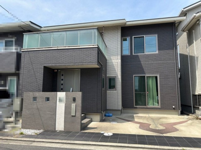 【駐車場】 | 福田　中古一戸建 | 一坪以上の浴室でのびのび一日の疲れを癒して下さいね♪浴室に窓が付いているので、換気ができて湿気やカビ防止になりますよ！
