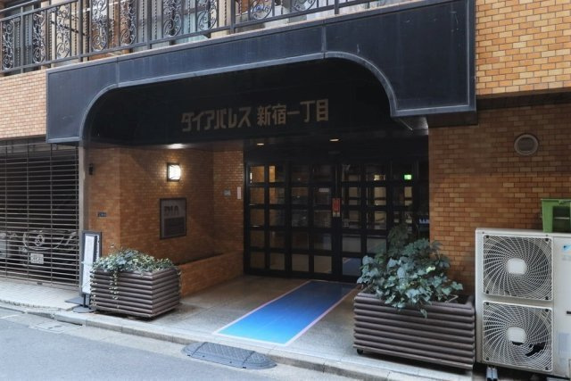 ダイアパレス新宿1丁目のエントランス