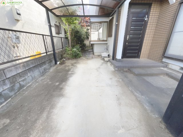 桶川市上日出谷南２丁目　中古戸建の駐車場