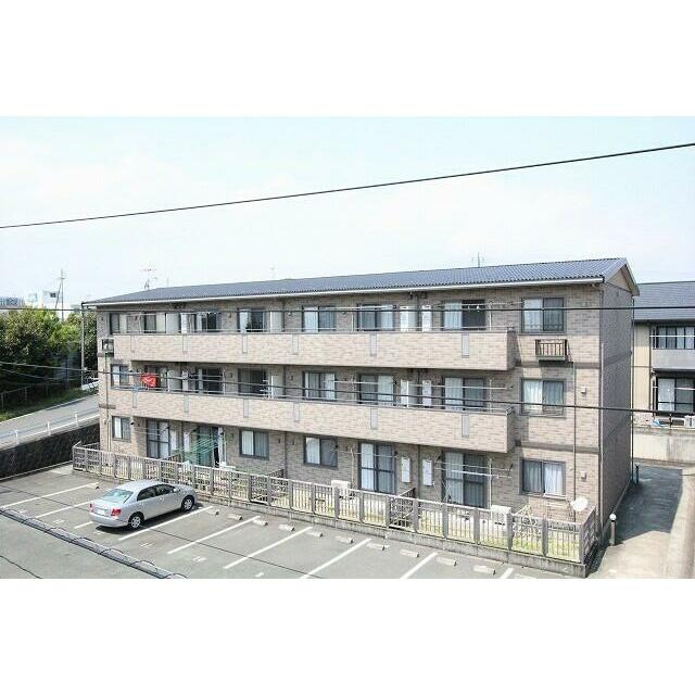 熊本市東区長嶺東９丁目のアパートの外観