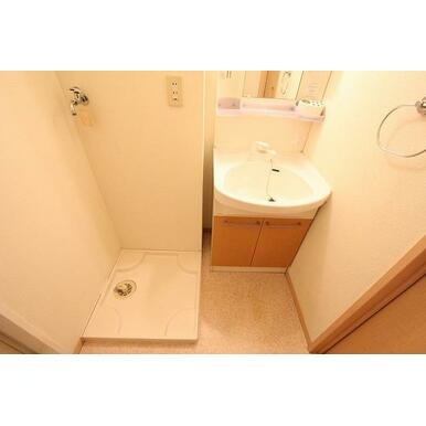 熊本市東区長嶺東９丁目のアパートの独立洗面台