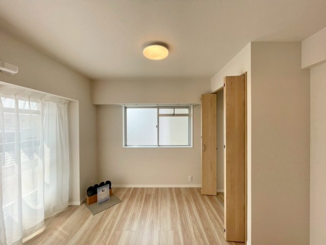 【洋室】 | シーザーレジデンス高崎　4F