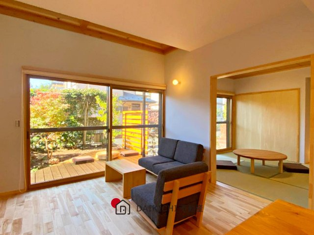 【居間・リビング】 | 川島町八幡4丁目　中古戸建