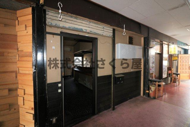 南銀座名店街の玄関