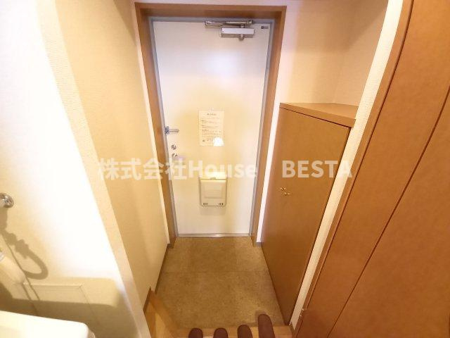 エスリード三宮フラワーロードの玄関