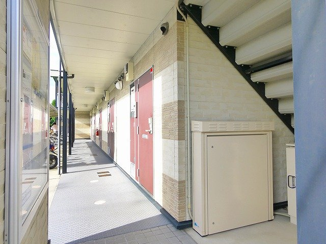 レオパレスプランタのエントランス