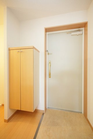 シャトレカルム烏丸鞍馬口の居間・リビング|207号室