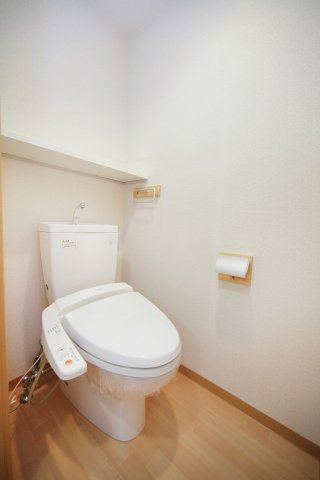 シャトレカルム烏丸鞍馬口のトイレ|207号室