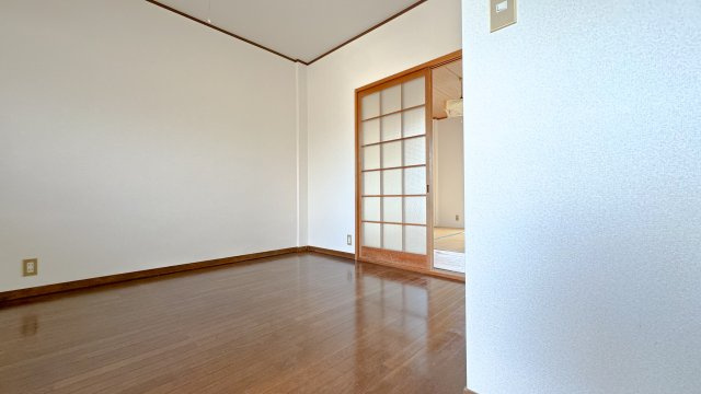 本町ハイツの居間・リビング