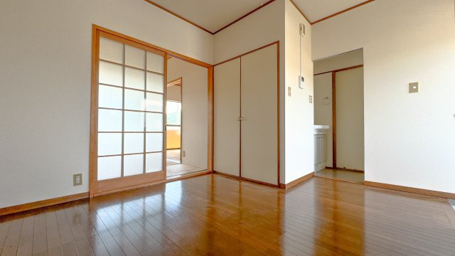 本町ハイツの居間・リビング