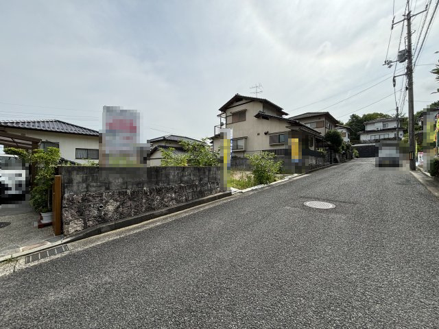 売土地　毘沙門台4丁目の前面道路含む現地写真