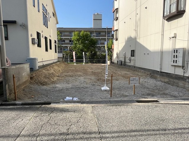 吹田市五月が丘東土地の前面道路含む現地写真