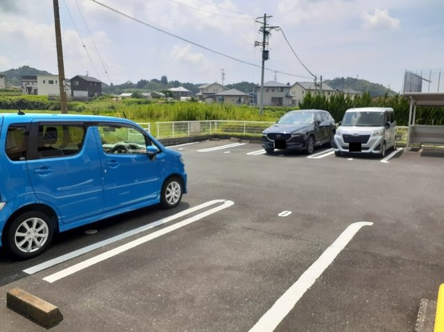 【駐車場】