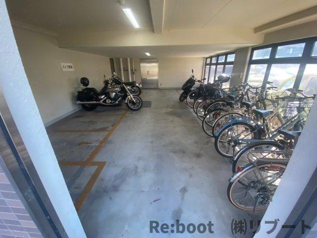 グランピーノ妙典の駐車場