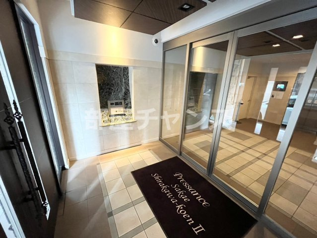 プレサンスSAKAE白川公園Ⅱのエントランス