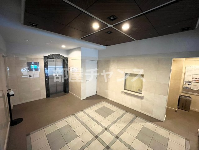 プレサンスSAKAE白川公園Ⅱのロビー