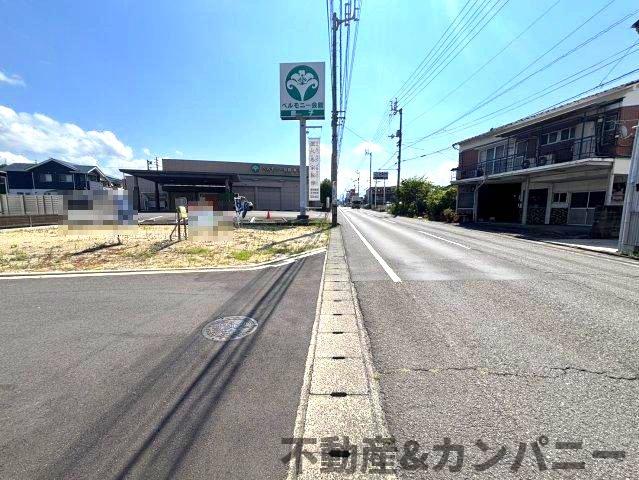 フットネスタウン鷹子町1号地　鷹子町の分譲地の前面道路含む現地写真|前面道路含む現地写真です