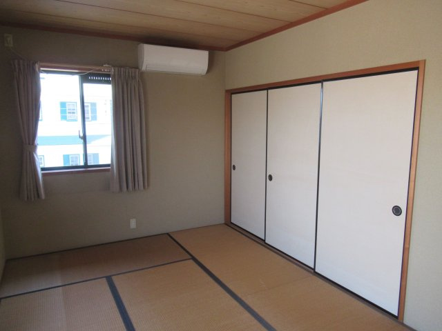 【和室】 | 筑紫野市天拝坂５丁目　戸建て | 収納スペースも設けられているため、居住スペースは広くお使いいただけます