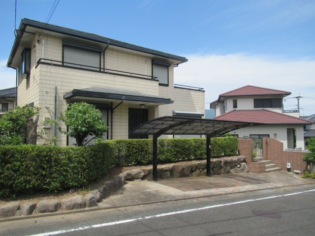 【外観】 | 筑紫野市天拝坂５丁目　戸建て | ご家族でゆったり暮らせる陽当りの良いお庭付きの3SLDK。3号線まで近いので車での移動が便利な立地です