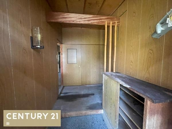 和歌山市西庄　中古戸建・土地セット売りの玄関|【平屋室内】