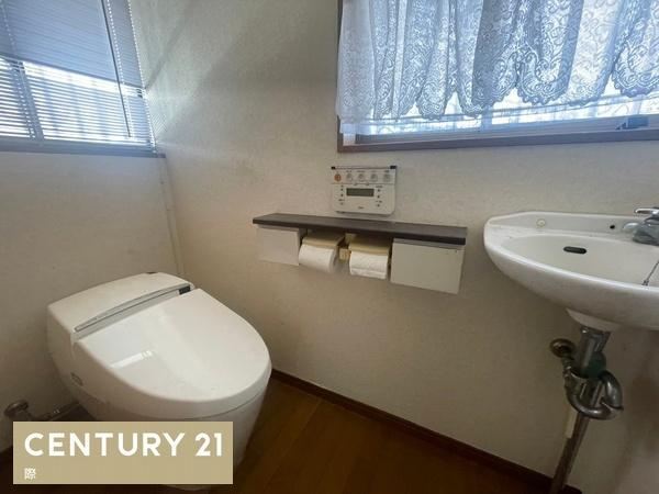 和歌山市西庄　中古戸建・土地セット売りのトイレ|【２階建て室内】