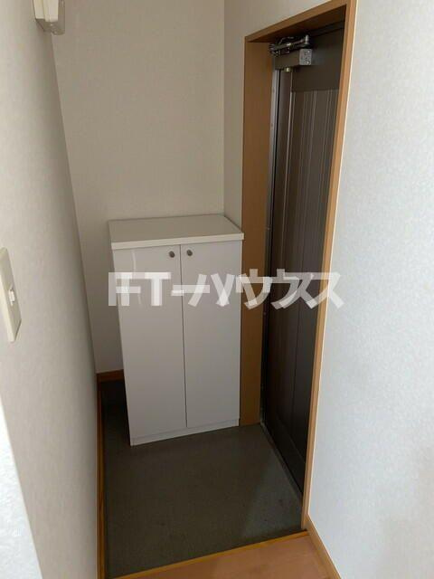 グレイス前原の玄関