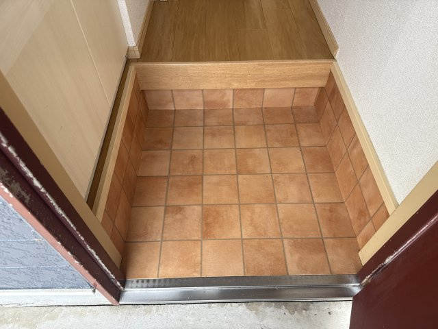 ファミィール垣口の玄関