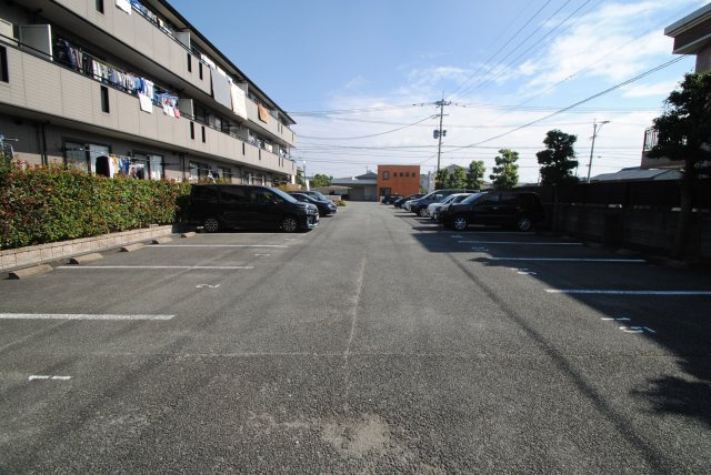 セジュール津福Ｌの駐車場