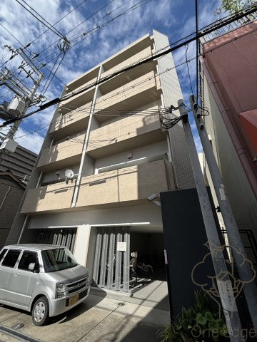 ファミリアーレ