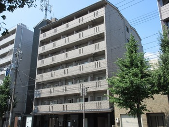 LA・CREA河原町今出川の外観