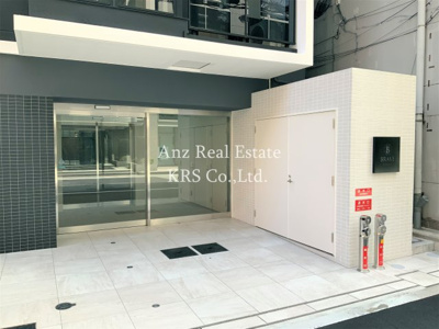 【エントランス】 | BRAVE北浜 | オシャレなエントランスです♪