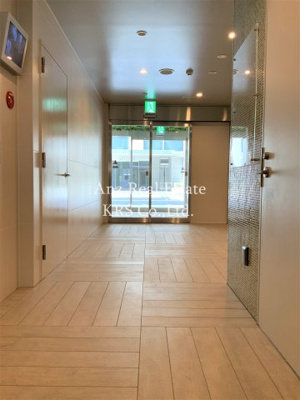 【ロビー】 | BRAVE北浜 | ロビーは落ち着いた空間が広がっています♪