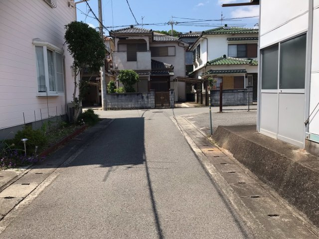 岩出市山・土地・56862の前面道路含む現地写真