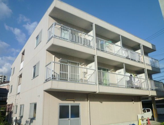 シェ・モア平針の外観