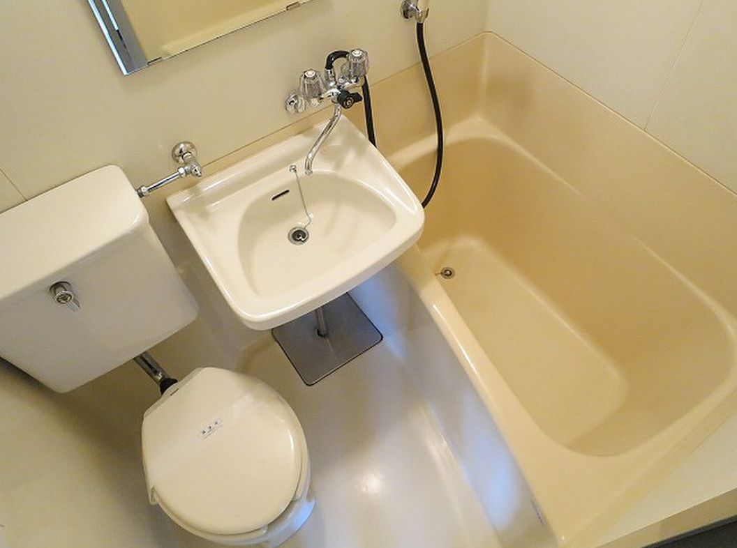 ハウス今出川の浴室