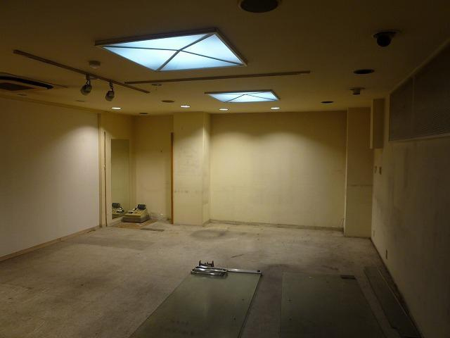 本町通 サンアベニューのロビー