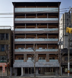 グラティア御所東の外観