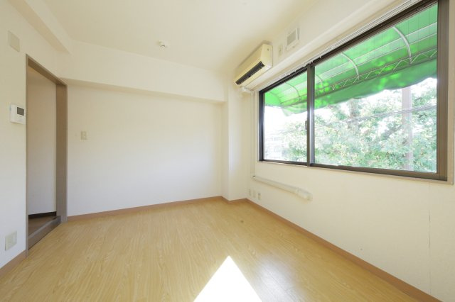 登翔館の居間・リビング|202号室