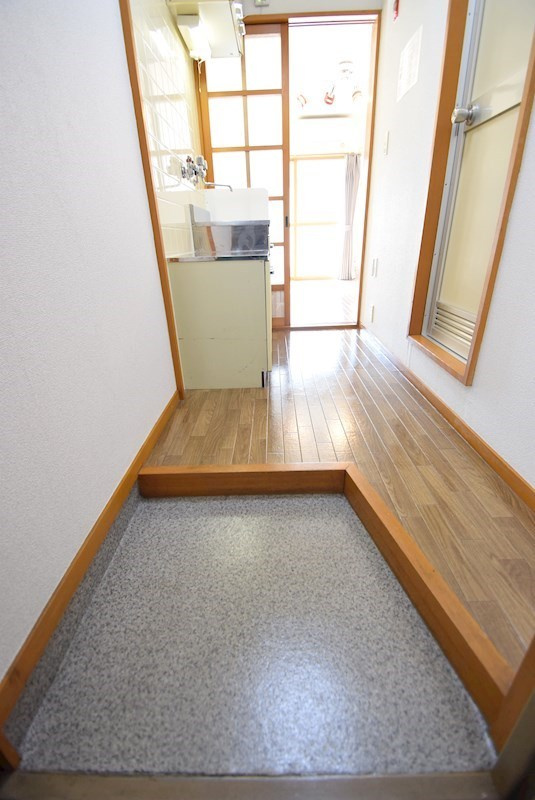 グランタック御所西の玄関