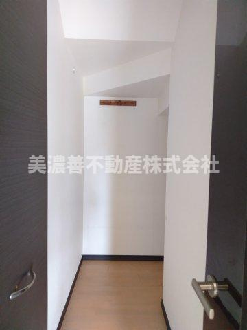 ６３３２５　岐阜市岩崎中古戸建ての収納