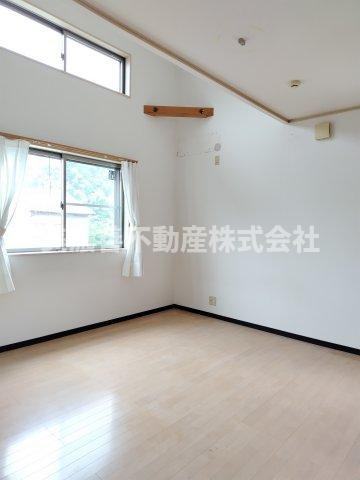 ６３３２５　岐阜市岩崎中古戸建ての洋室