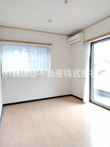 ６３３２５　岐阜市岩崎中古戸建ての洋室