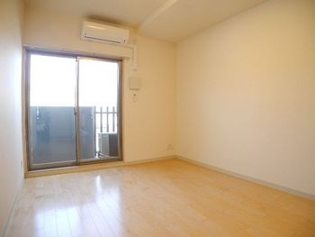 ペルージュ油小路の居間・リビング