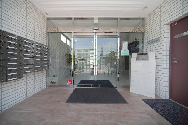 女子学生会館LaLa Gardenのエントランス