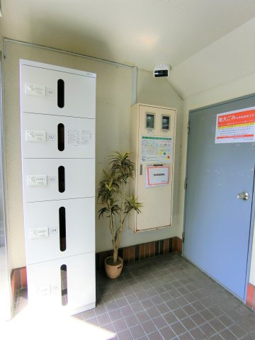 ヤングプラザのその他共用部分|宅配BOX・防犯カメラ