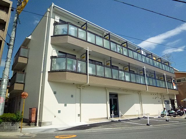 ヤングプラザ