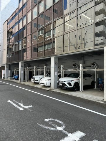 日本橋フジビルの駐車場