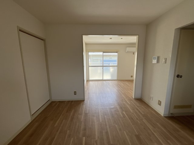 ファミーユ金澤の居間・リビング