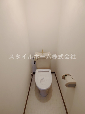 【トイレ】 | ヴェルデ・ジャルディーノA | 別部屋写真です。