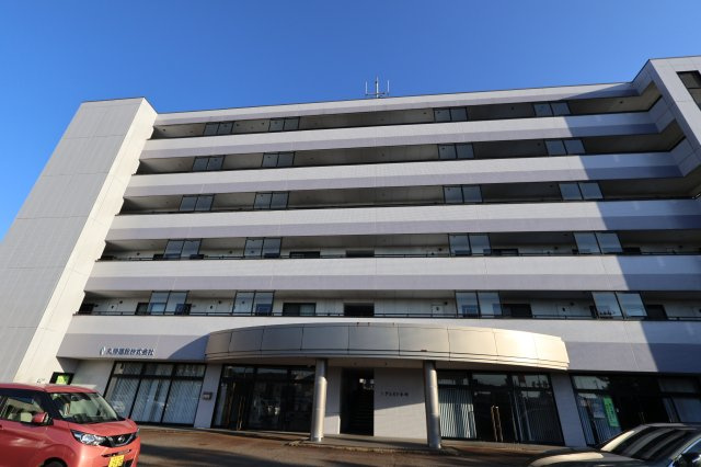 クレスト本町の外観